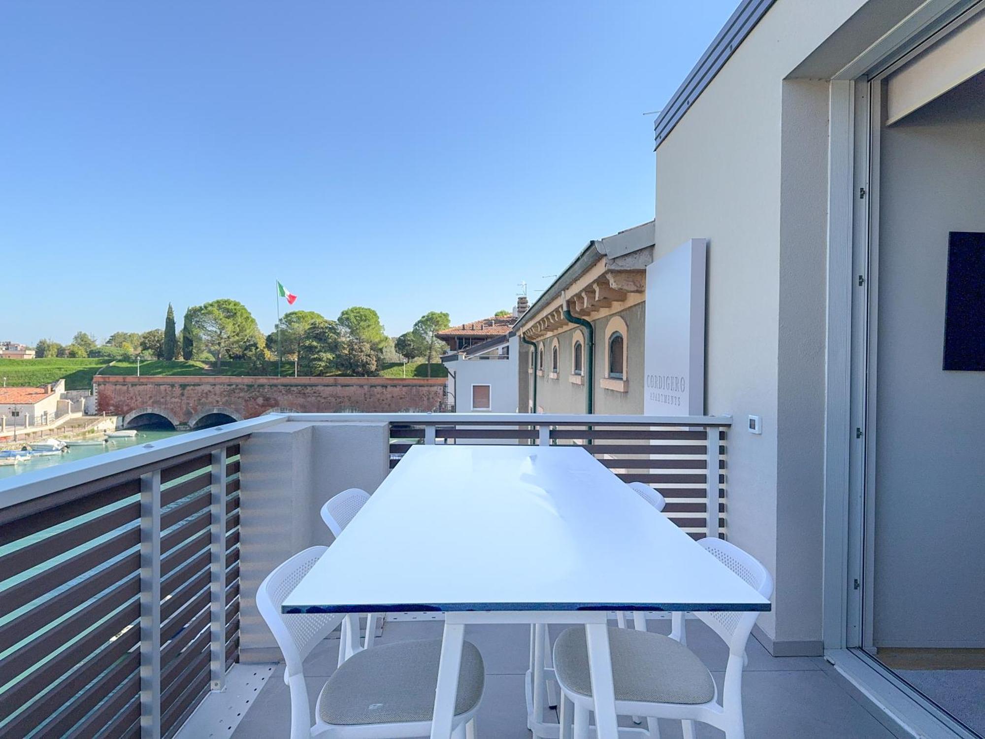 Palazzo Cordigero - Apartments Пескиера дел Гарда Екстериор снимка