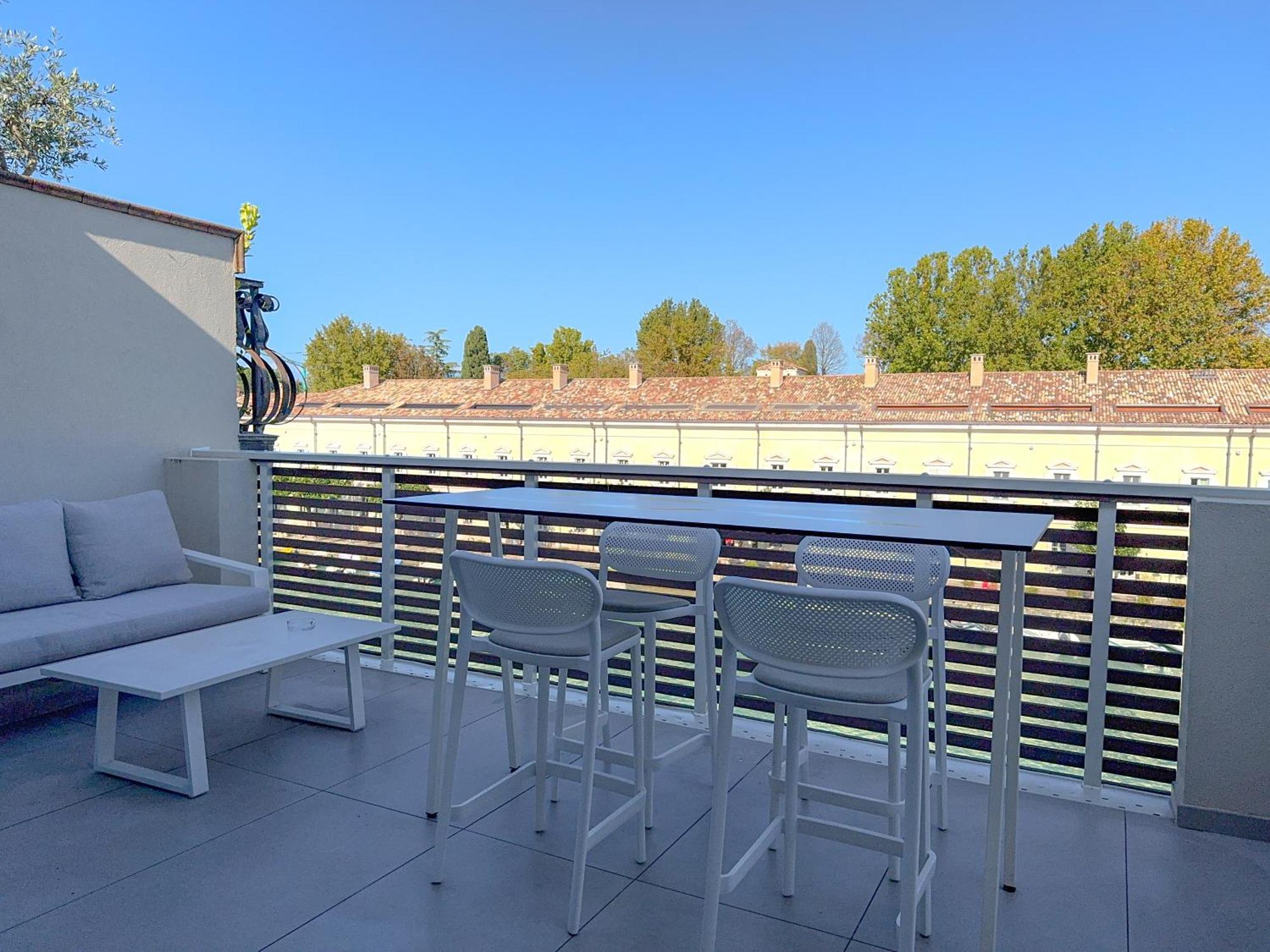 Palazzo Cordigero - Apartments Пескиера дел Гарда Екстериор снимка