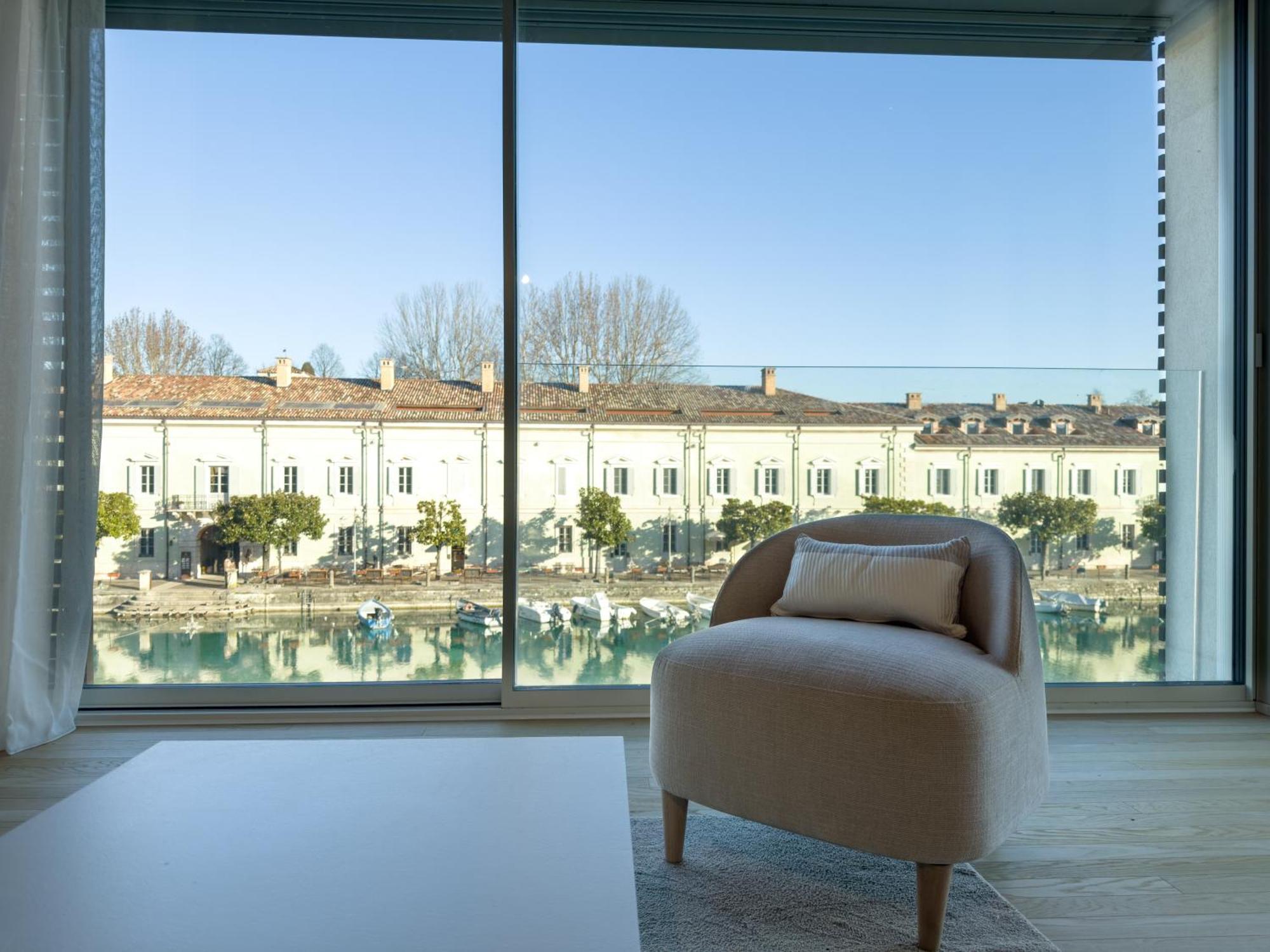 Palazzo Cordigero - Apartments Пескиера дел Гарда Екстериор снимка