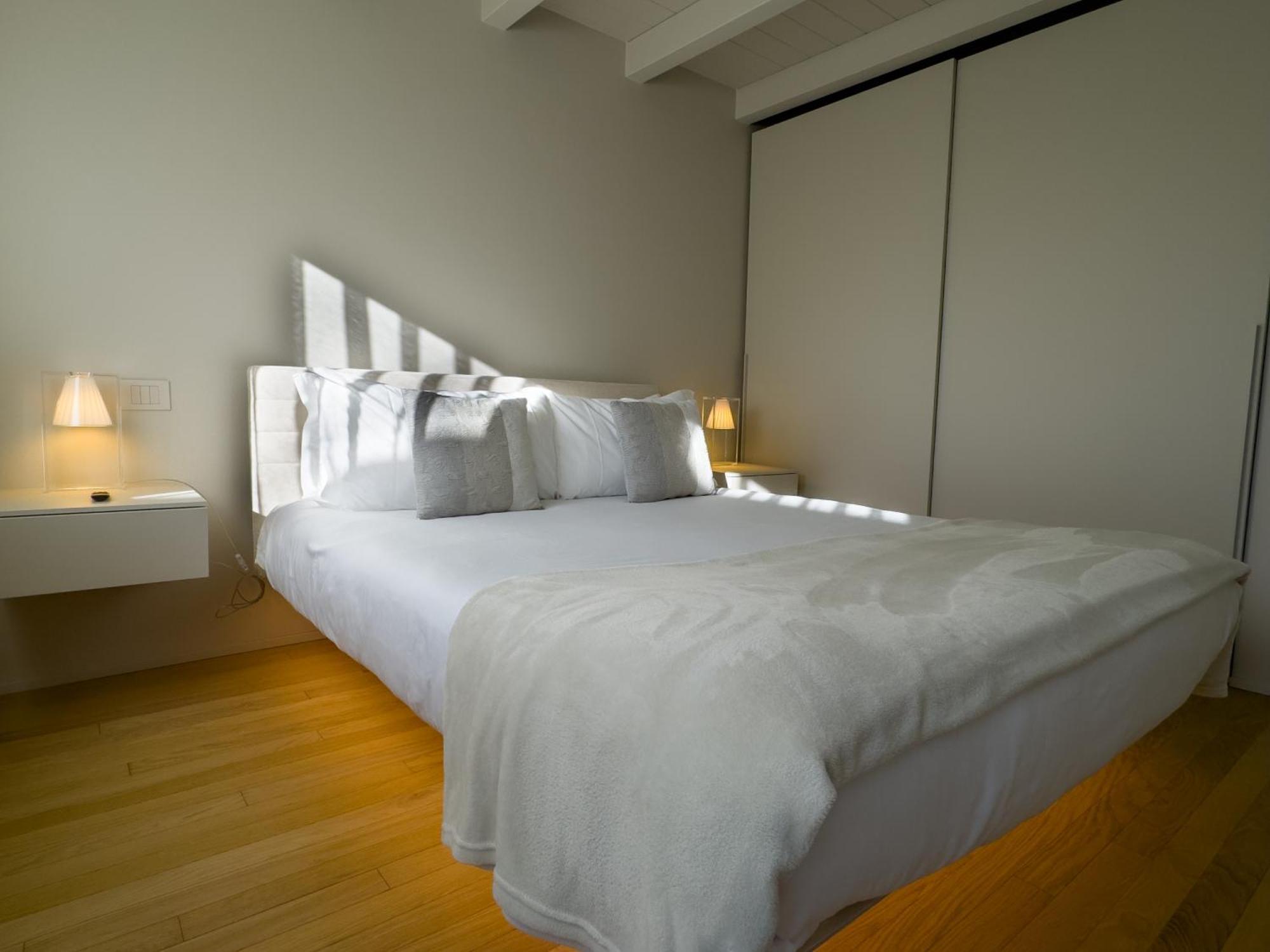 Palazzo Cordigero - Apartments Пескиера дел Гарда Екстериор снимка