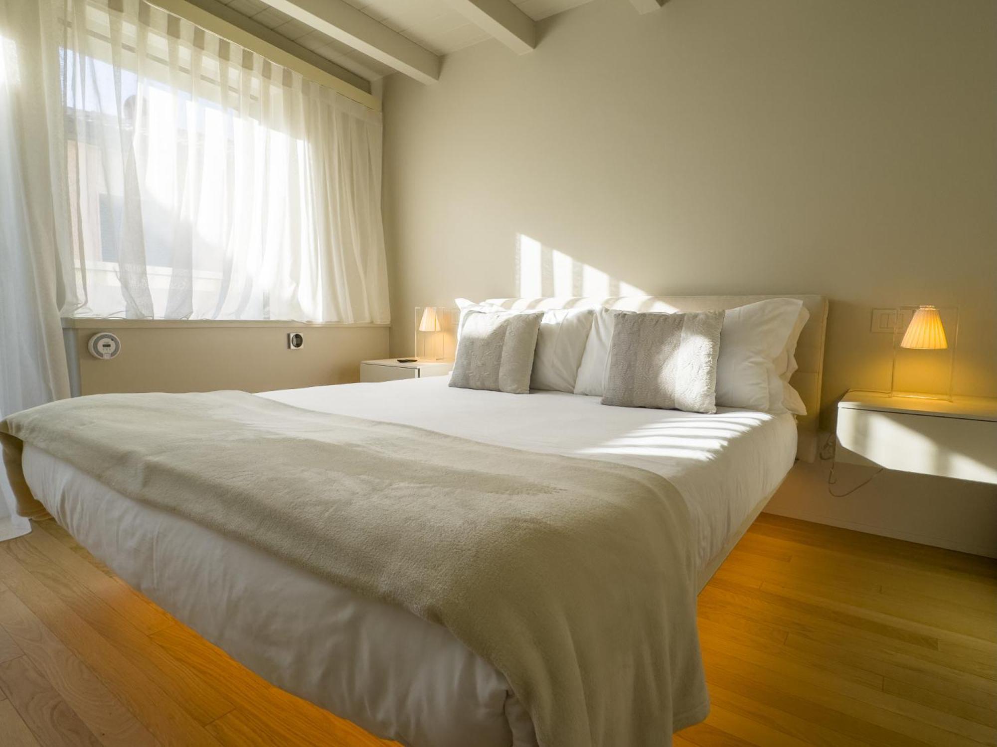 Palazzo Cordigero - Apartments Пескиера дел Гарда Екстериор снимка