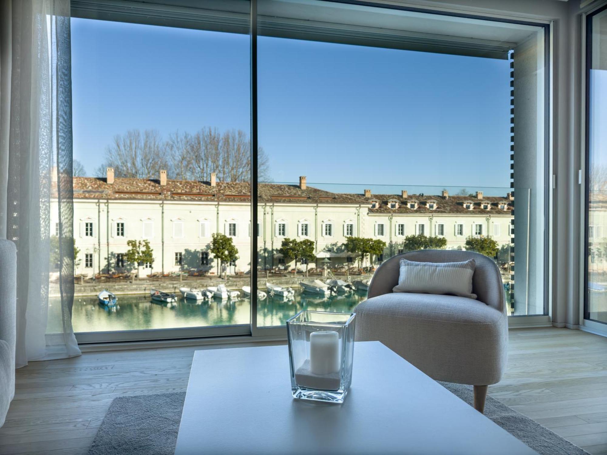 Palazzo Cordigero - Apartments Пескиера дел Гарда Екстериор снимка