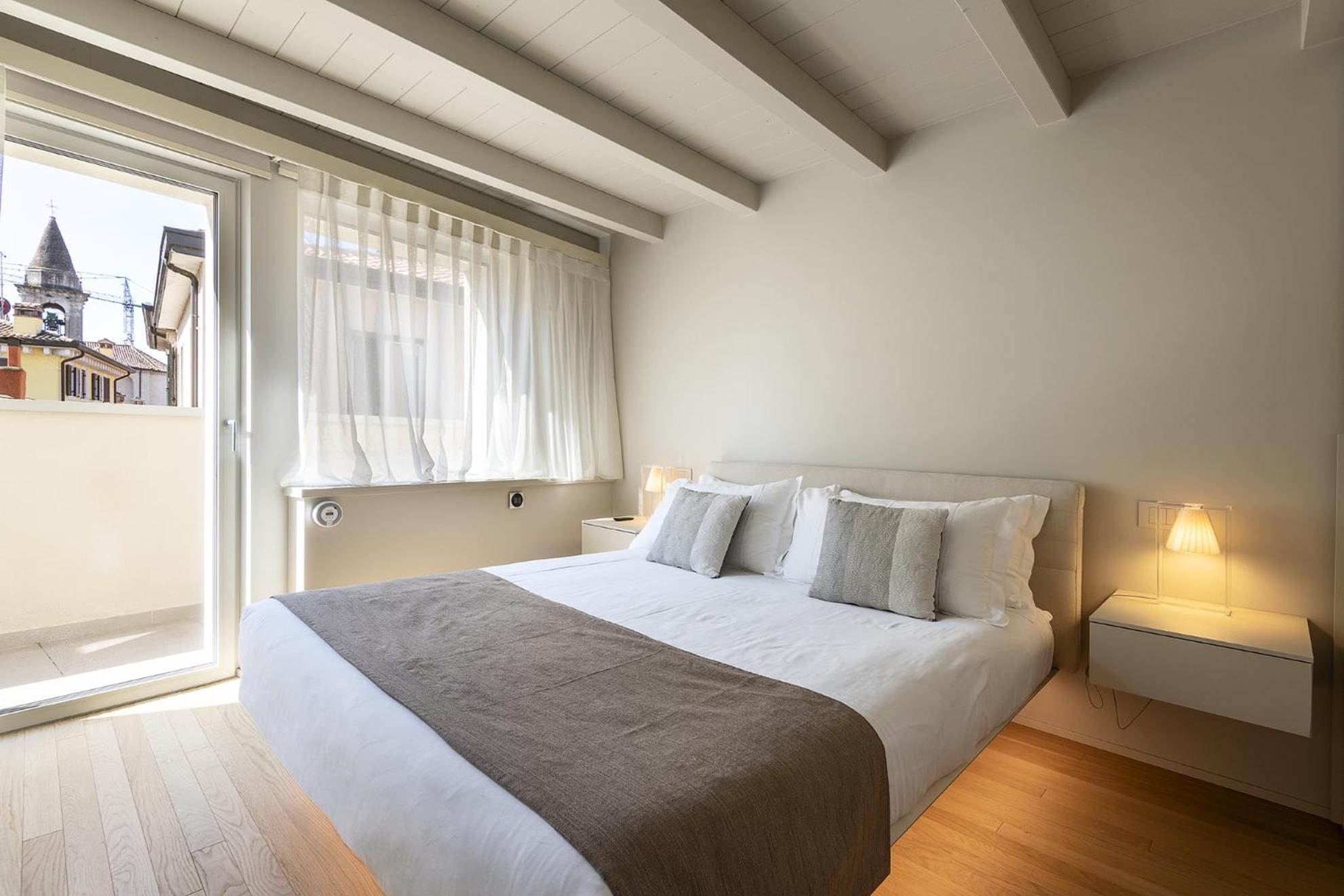 Palazzo Cordigero - Apartments Пескиера дел Гарда Екстериор снимка