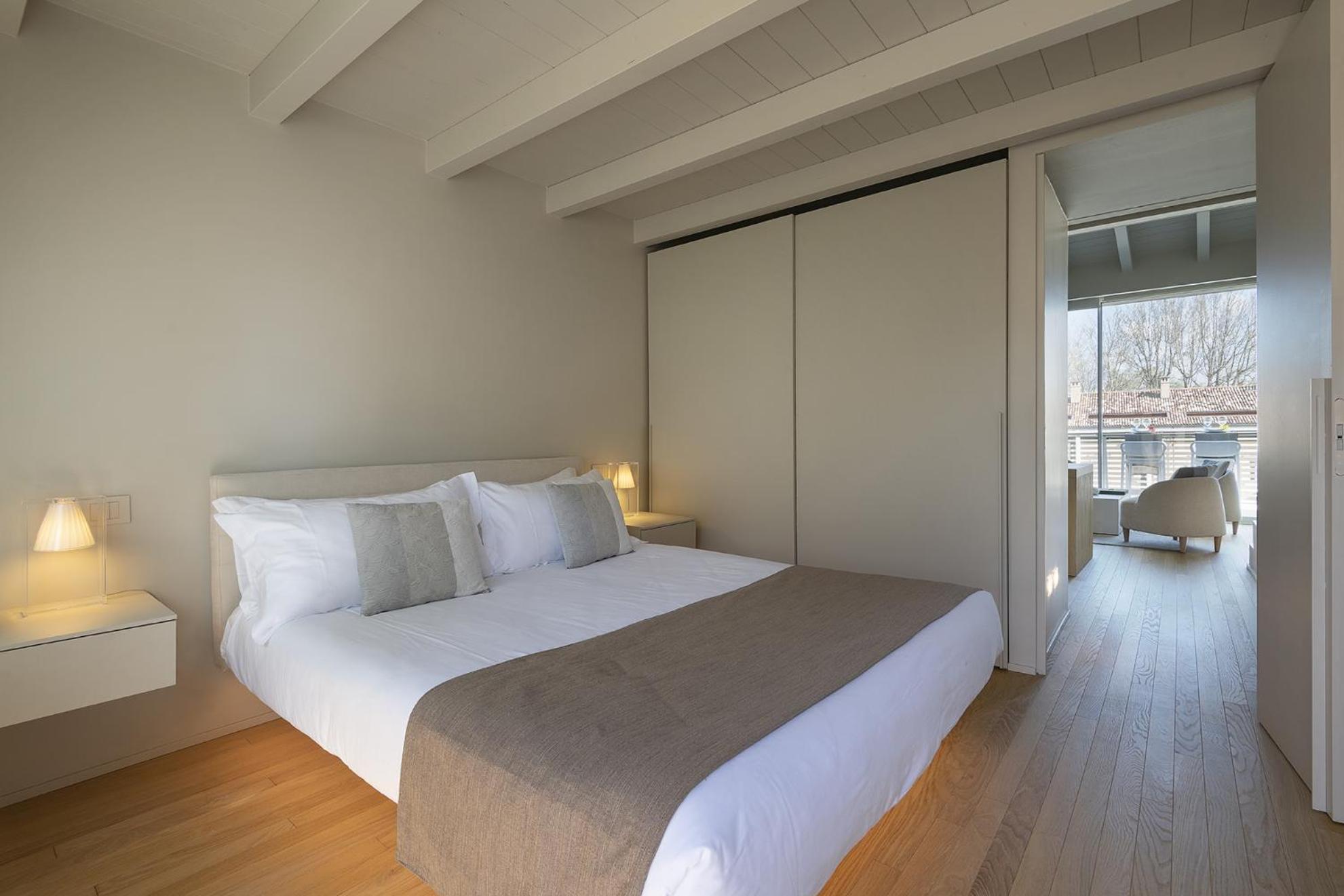 Palazzo Cordigero - Apartments Пескиера дел Гарда Екстериор снимка